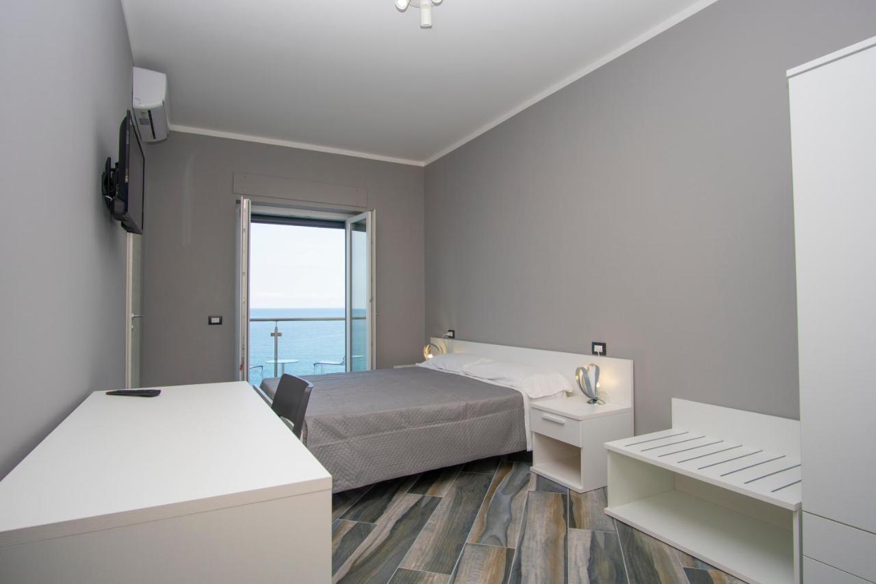 Bed and Breakfast La Dimora sul Mare Marina di Camerota Esterno foto